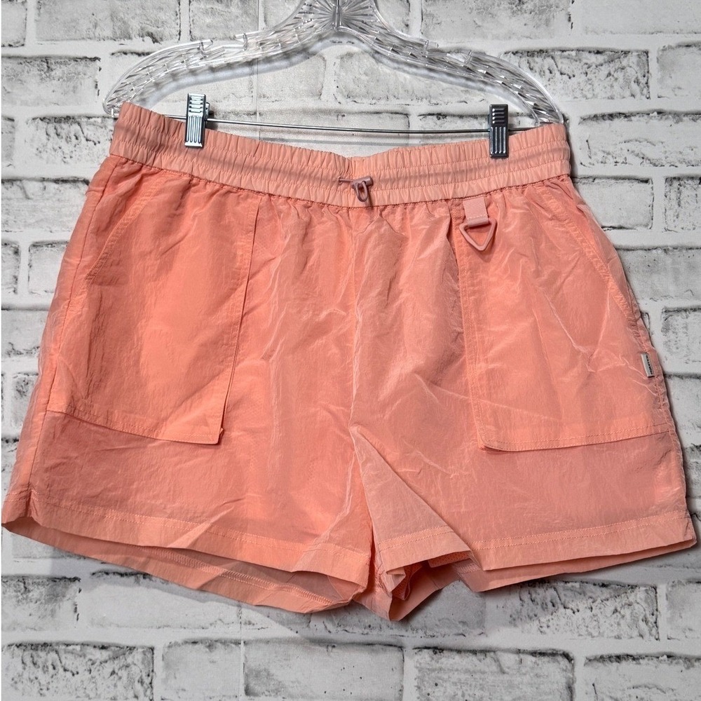 Fabletics Heights Shimmer Cargo Shorts XL Light Capri Coral SO2458111-8807-17060